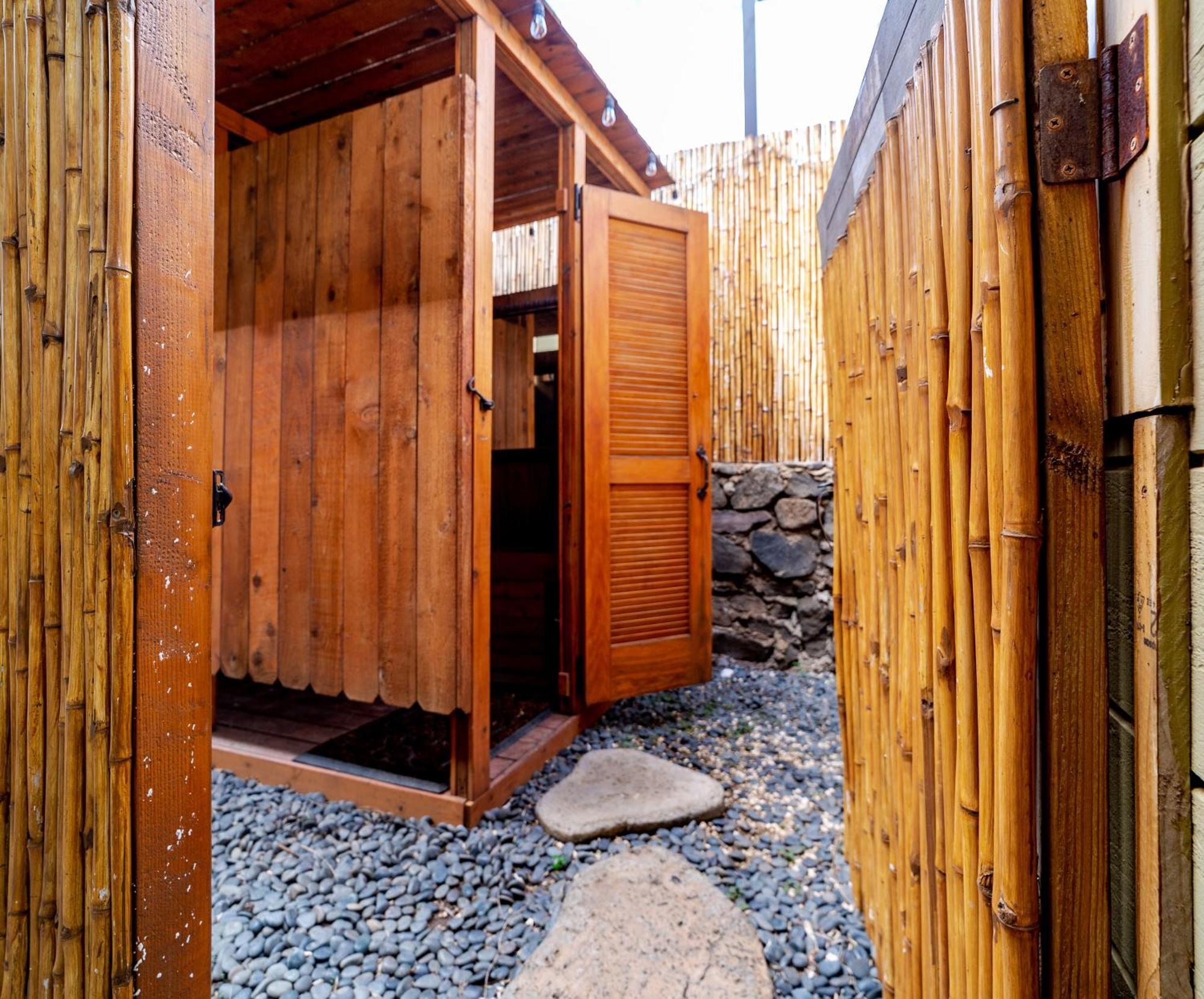 Plumeria Suite, 2-Bedrooms, Sleeps 6, Pool & Bbq, Pre-Renovation Summer Sale Кихеи Екстериор снимка
